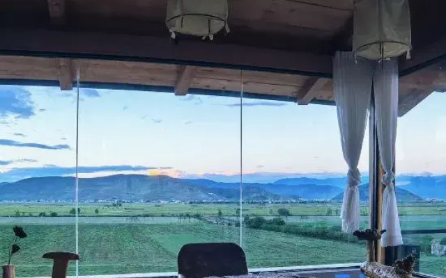 Xianjian Ye: MIYIN Pastoral Fields, Migratory Birds,Scenic Stay (Napa Lake Scenic Area Branch)