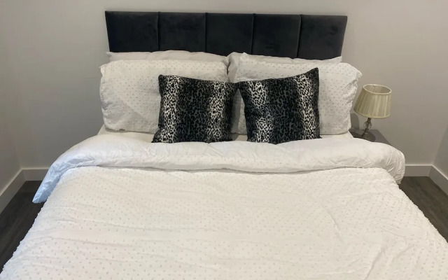 Immaculate 3-bed Apartment Homes in London