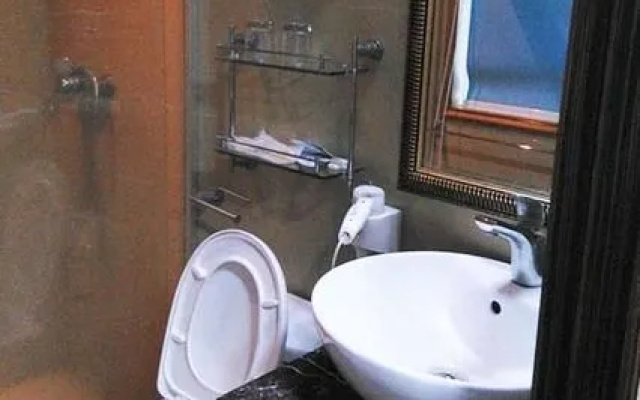 Small Xierdun Hotel
