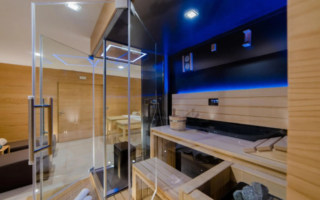Cumeja Beach Club & Hotel