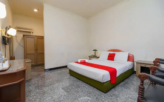 Wisma Jaya by RedDoorz
