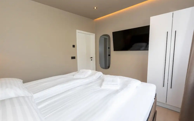 North Mountain View Suites