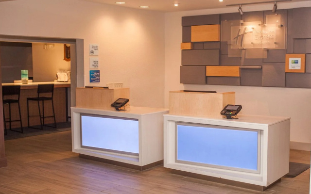 Holiday Inn Express & Suites Logan By IHG