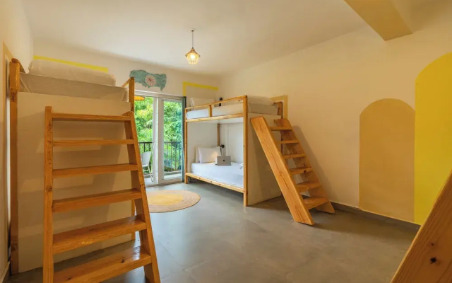 Locomo Boutique, Morjim - Cozy tropical stay, near beach