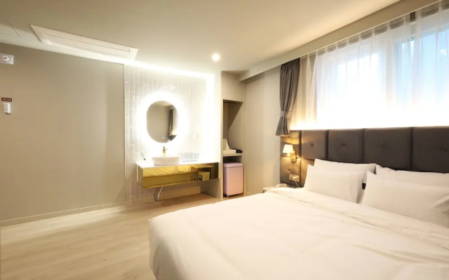 Changwon Denvasta Hotel Myeongseo Branch