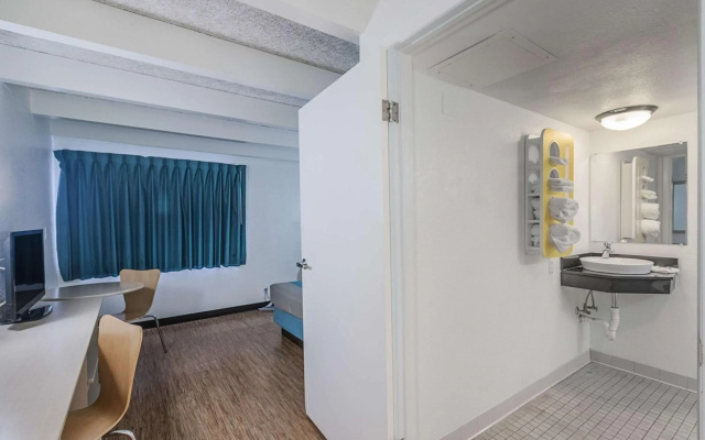 Motel 6 Kokomo