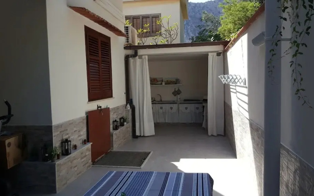 Addaura Sea, Villa Opposite the sea