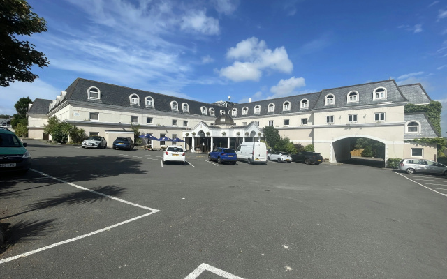hotelImage