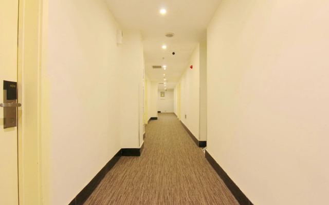 Hanting Hotel Chongqing Yangjiaping Pedestrian Street MixC