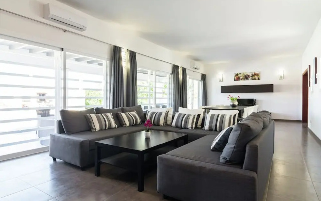 Extravagant Villa in Can Tomas with Pool & Hot Tub