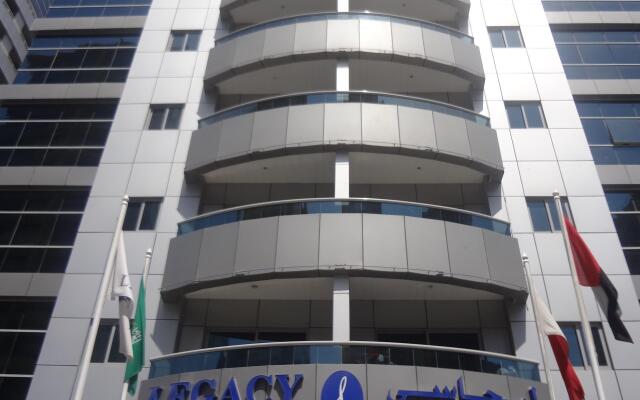 Legacy Hotel Apartments вид на фасад