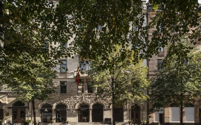 The Sparrow Hotel вид на фасад