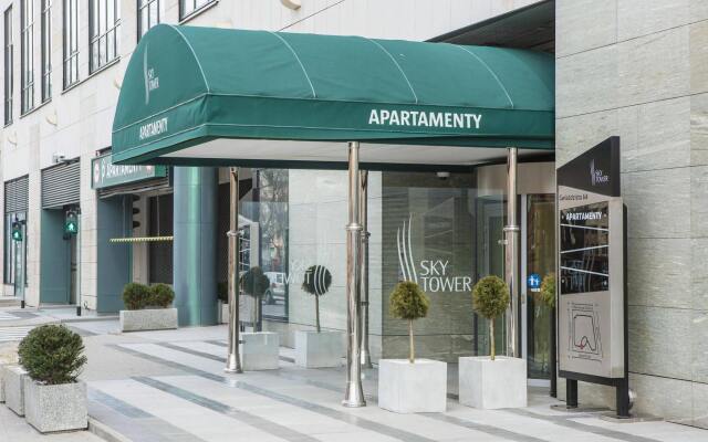 Отель Apartamenty Sky Tower вид на фасад