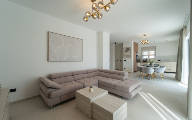 Villa Turnea With Heated Pool