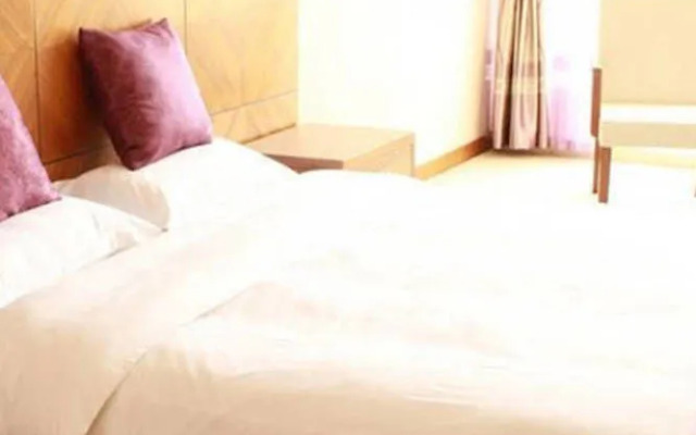 Qianqiu Holiday Hotel