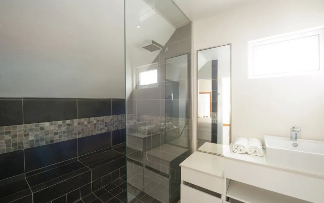 Cape Bay Luxury Beach Apartments
