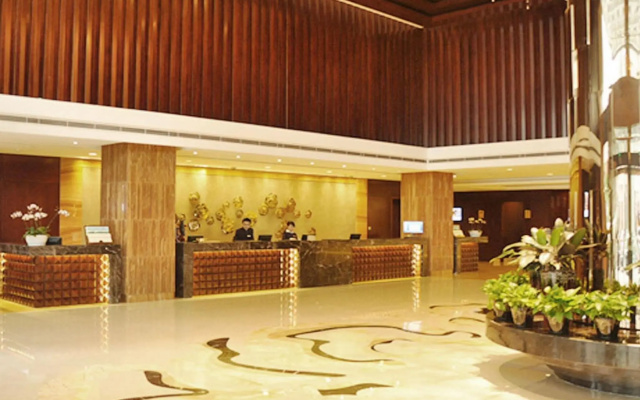 Golden Eagle Summit Hotel