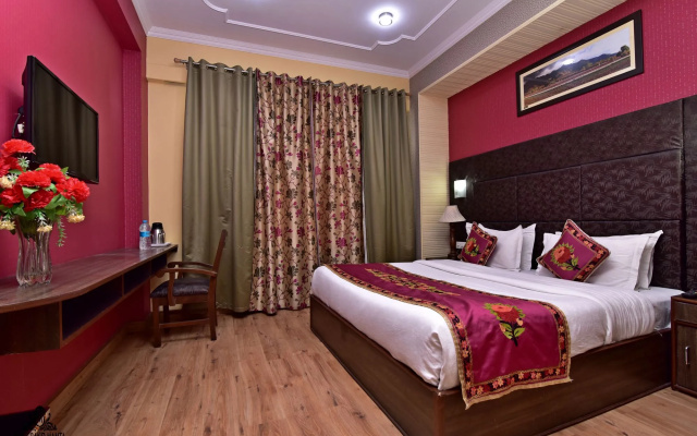 Hotel The Grand Mamta