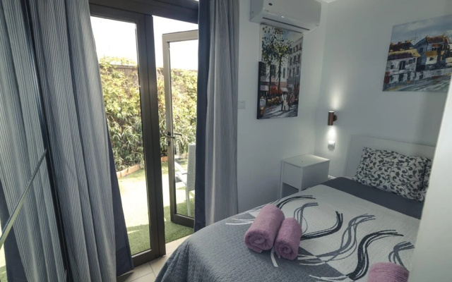 Deluxe Villa With Tropical Garden Gitj