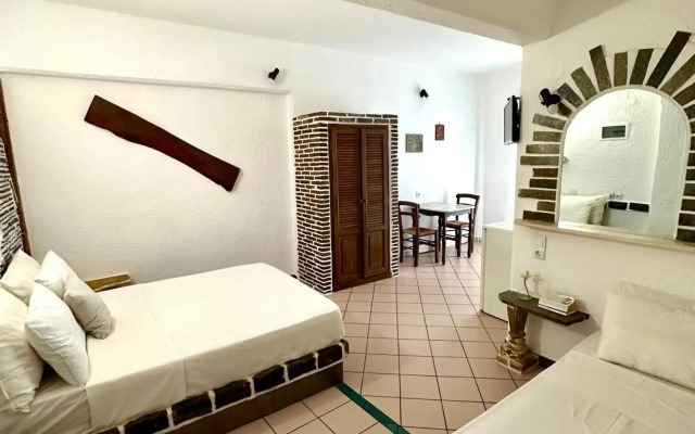 Cyclades Hotel