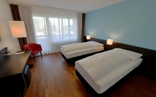 HOTEL illuster - Urban & Local