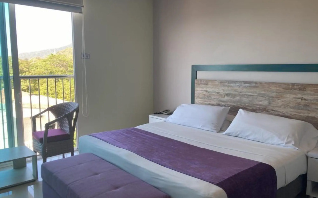Hotel Santorini Kima Beach Resort