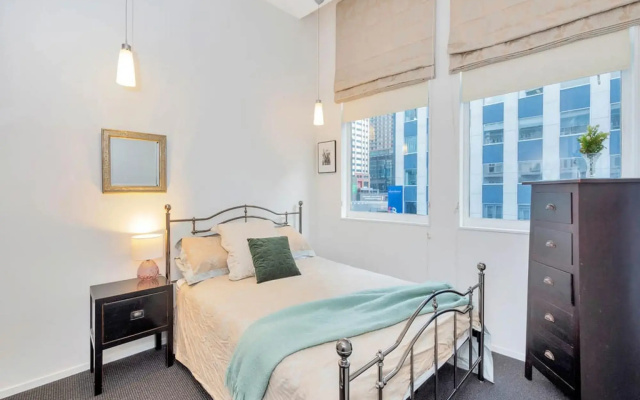 Charming Spacious Two Bedroom in Central CBD