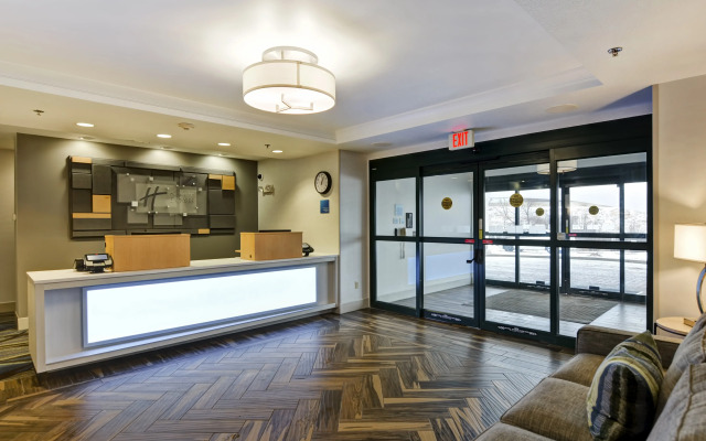 Holiday Inn Express & Suites New Berlin by IHG