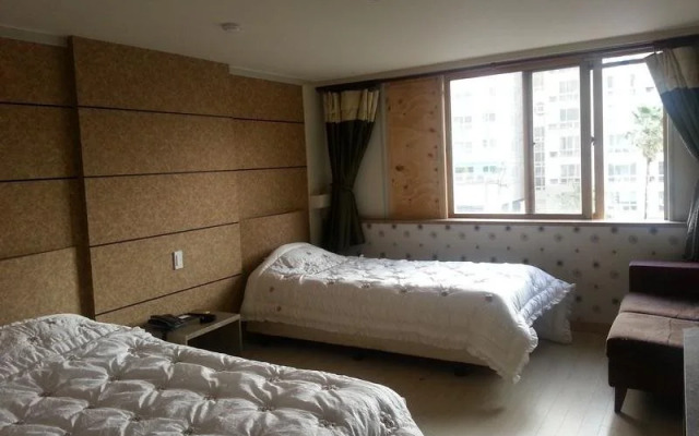 格雷斯旅游酒店(Grace Tourist Hotel)