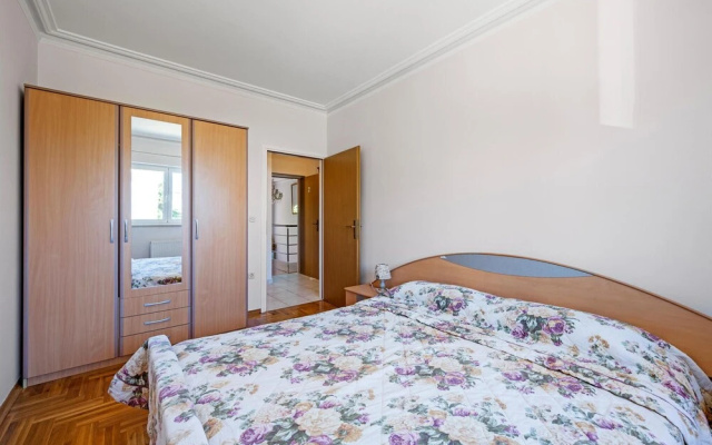 Nice Apartment in Sibenik With Wifi and 1 Bedrooms