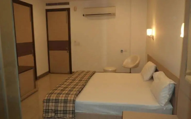 Relax Suites Hotel