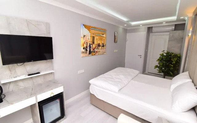 Hotel By Sofia