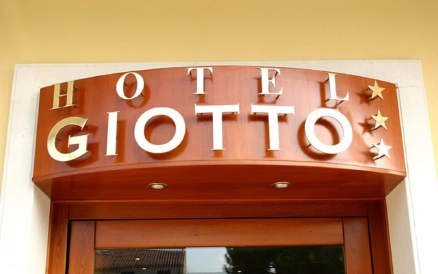 Hotel Giotto Падуя вид на фасад