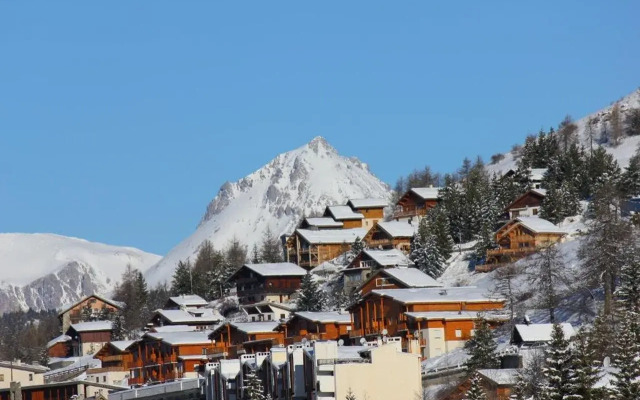 Adonis Hotel Le Chastellan