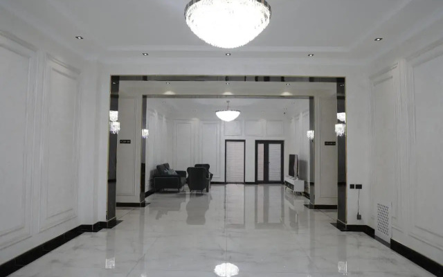 Status Hotel (Статус)