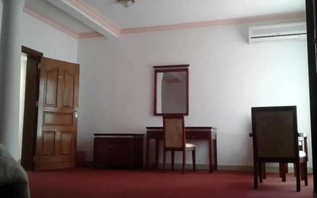 Zenith Hotel