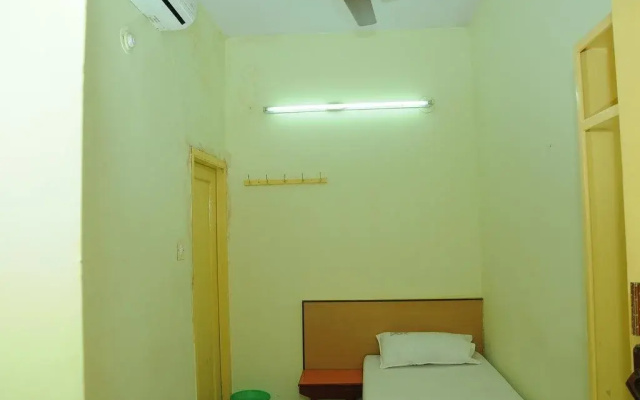 OYO 19959 Hotel Radhakrishna