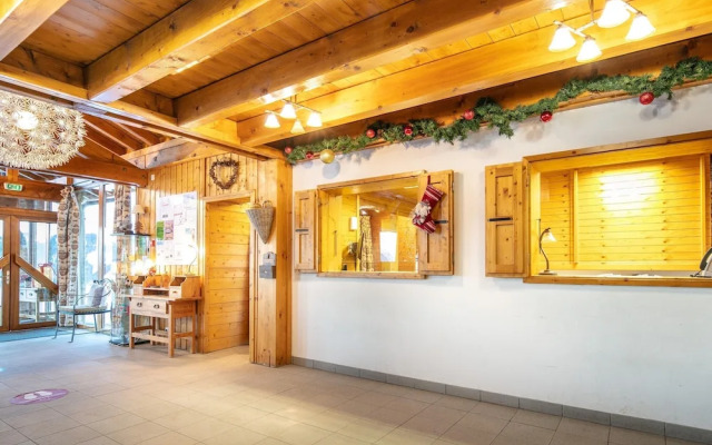 Compact Alpine Stay for 3 in Doucy