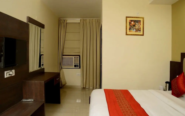 Collection O 4107 Hotel Aroma Inn