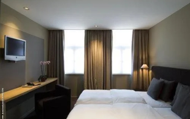Pol Hotel