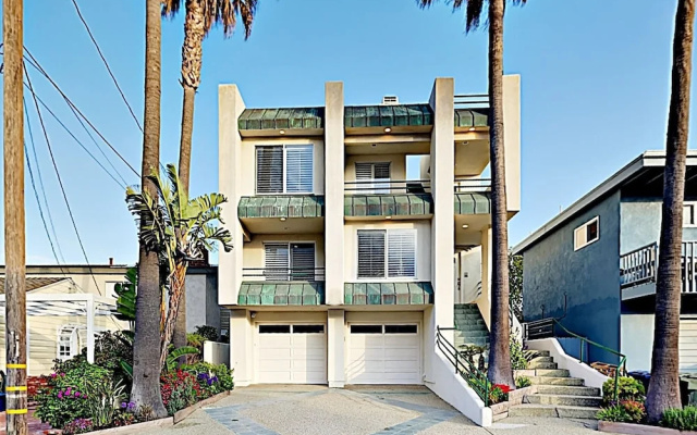 124 Oxnard - 3 Br Home