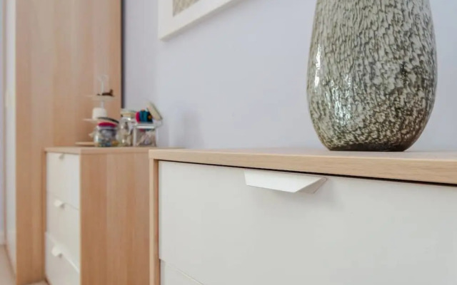 Beautifully Designed 1 Bedroom Apartment