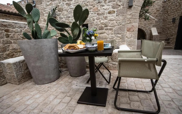 Korona Boutique Hotel