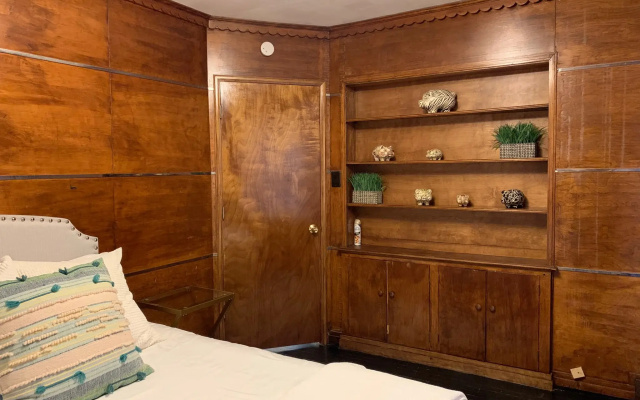 Spacious Luxury Home 5 min to Detroit Golf Club 4 car Free Parking
