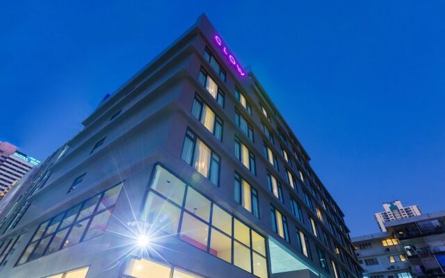 Отель Glow Sukhumvit 5 By Centropolis Бангкок вид на фасад