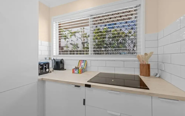 Family Friendly 2 Bed Flat With Balcony