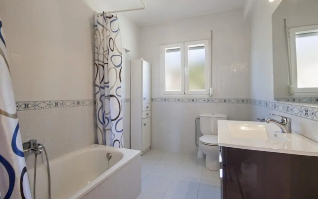 Villa - 5 Bedrooms with Pool and WiFi - 105012