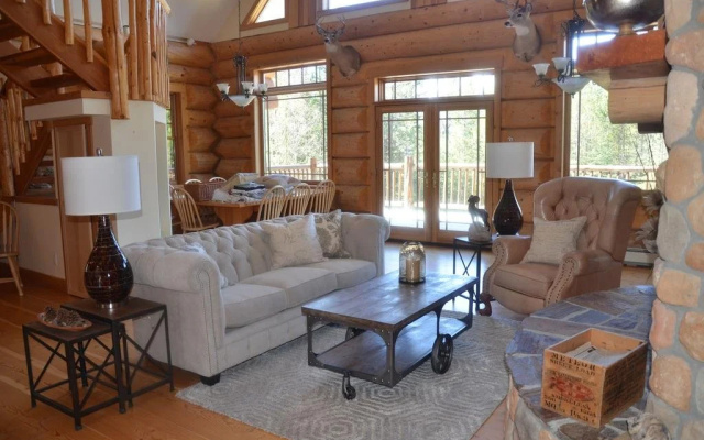 Moberly Lodge