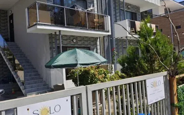 Solo Apartments