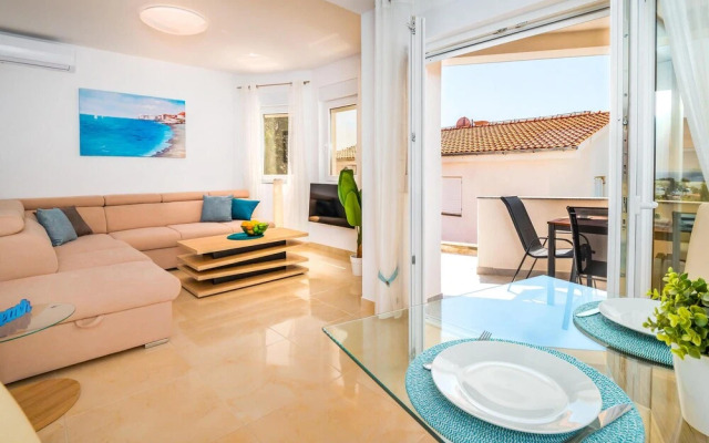 Awesome Apartment in Banjol With Wifi and 2 Bedrooms